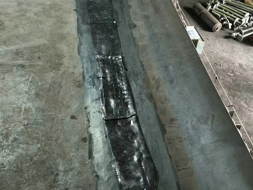 輸送帶縱向撕裂修補(bǔ)方法