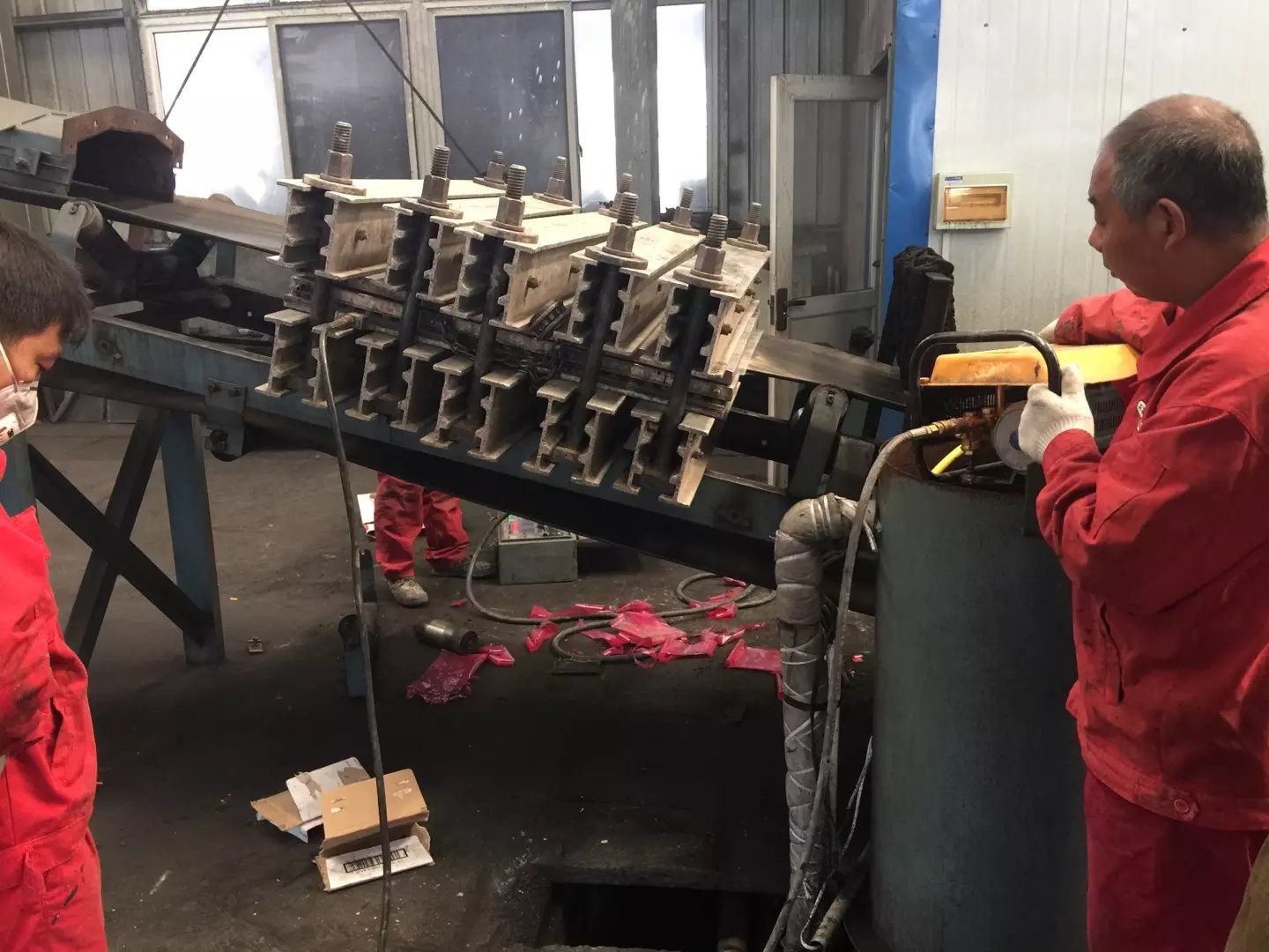 皮帶接頭修補設備哪家好，推薦賽英輕型輸送帶硫化機